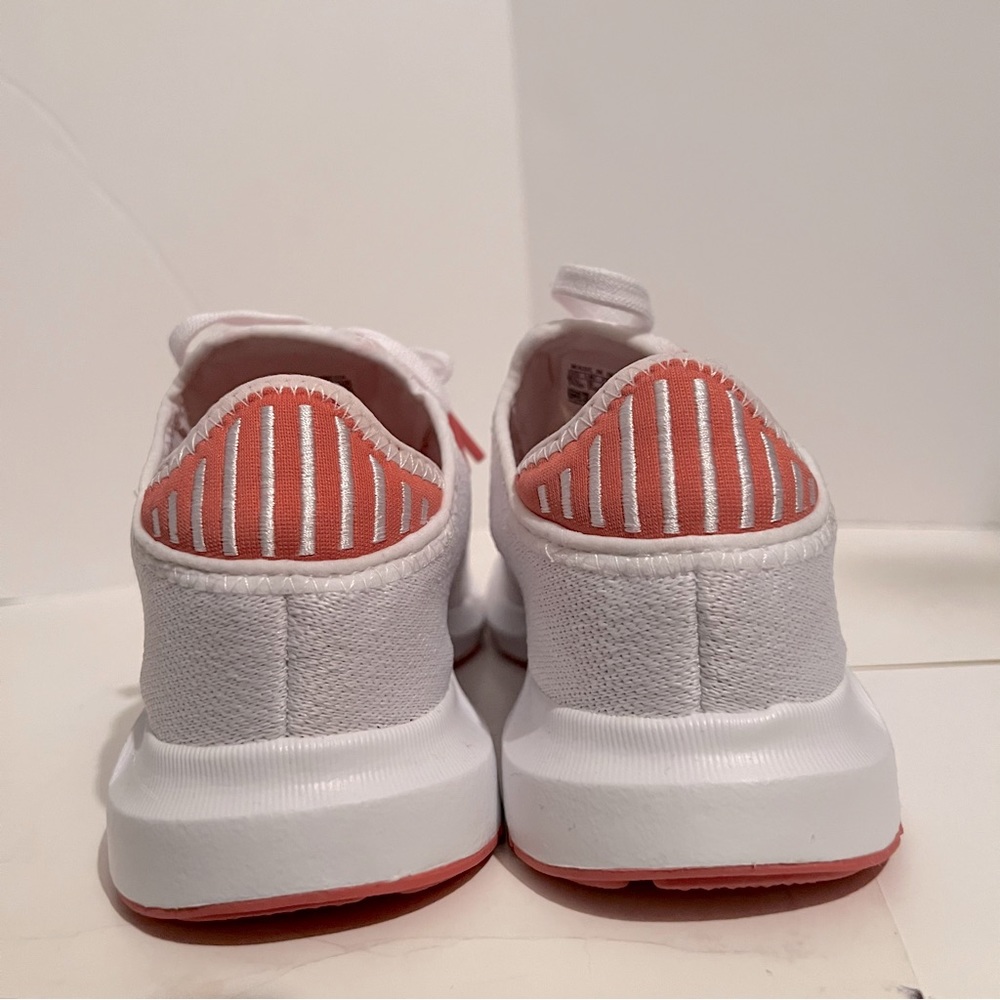 Women’s Adidas Originals Swift Run X W Sneakers, White/Pink, Size 6 1/2 - Picture 10 of 13